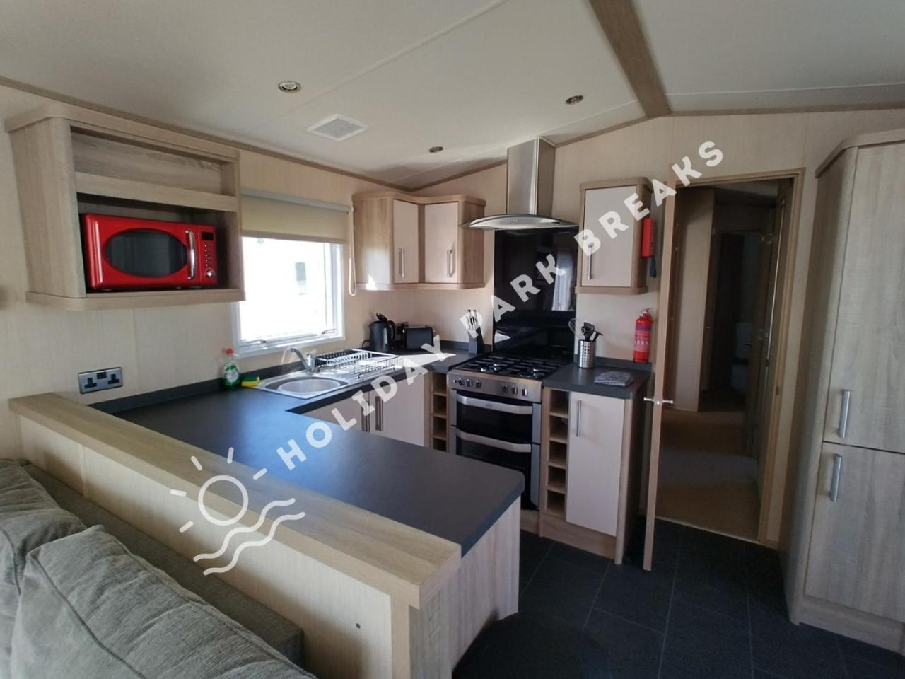 Haywood - 3 Bed Pet Friendly Holiday Home At Seal Bay Selsey Exterior photo