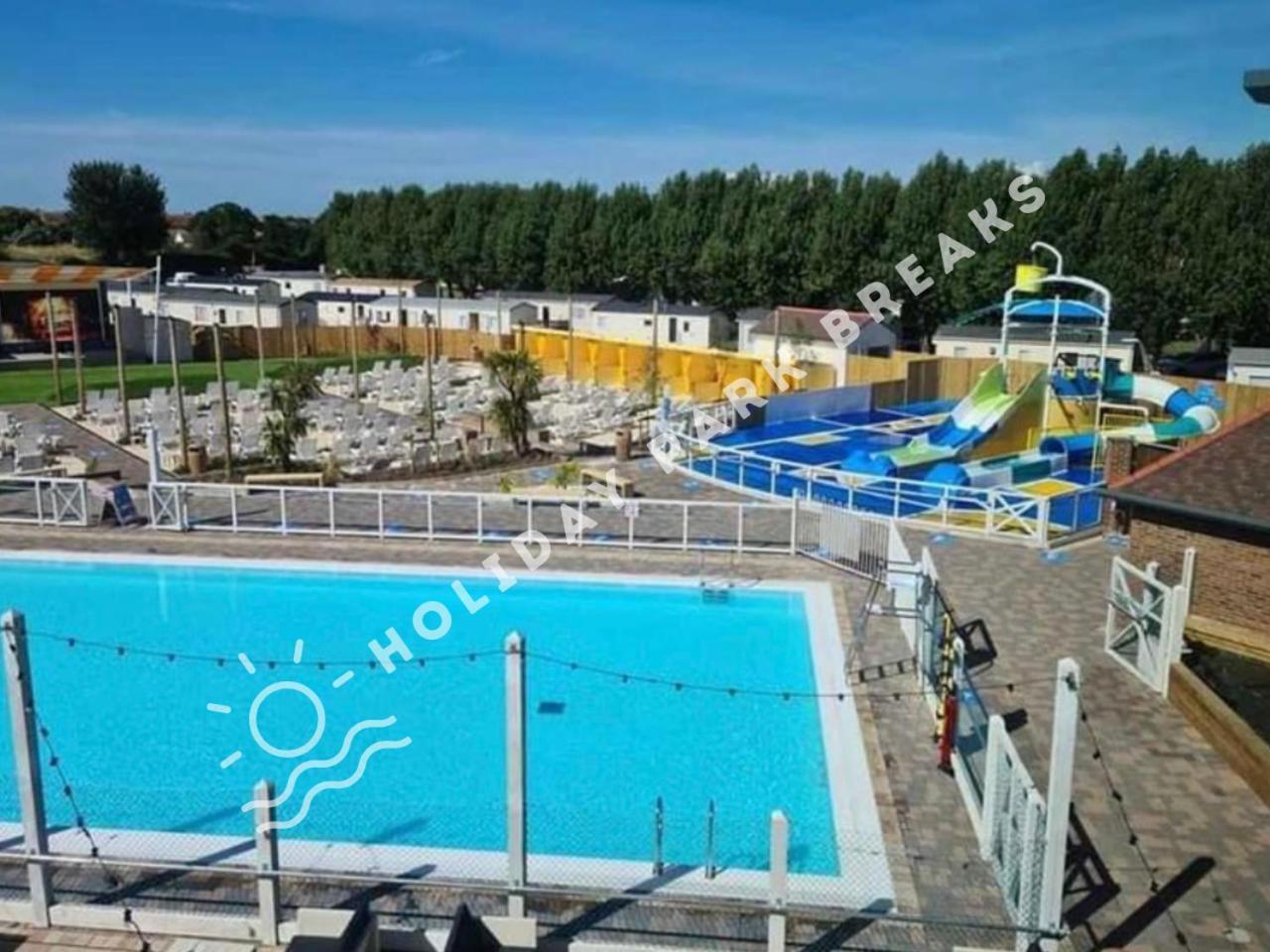Haywood - 3 Bed Pet Friendly Holiday Home At Seal Bay Selsey Exterior photo